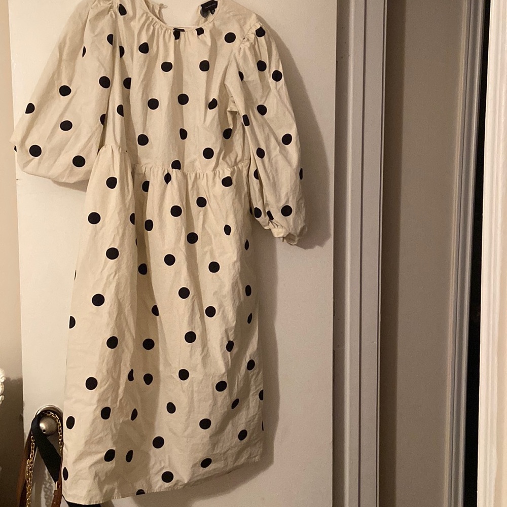 Polka-dot Mid-Length Dress!